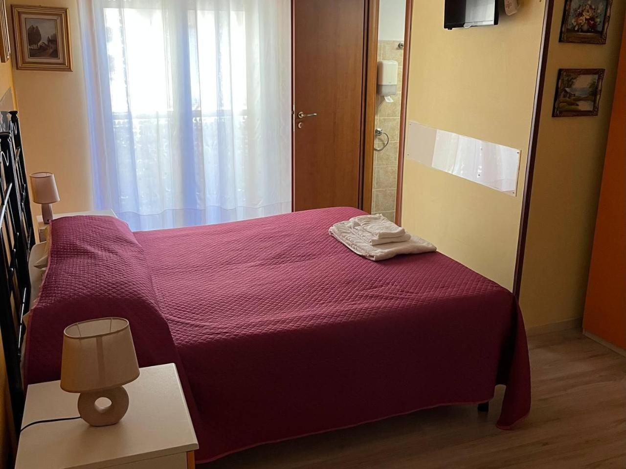 Il Petalo Di Cristallo Crotone Extérieur photo